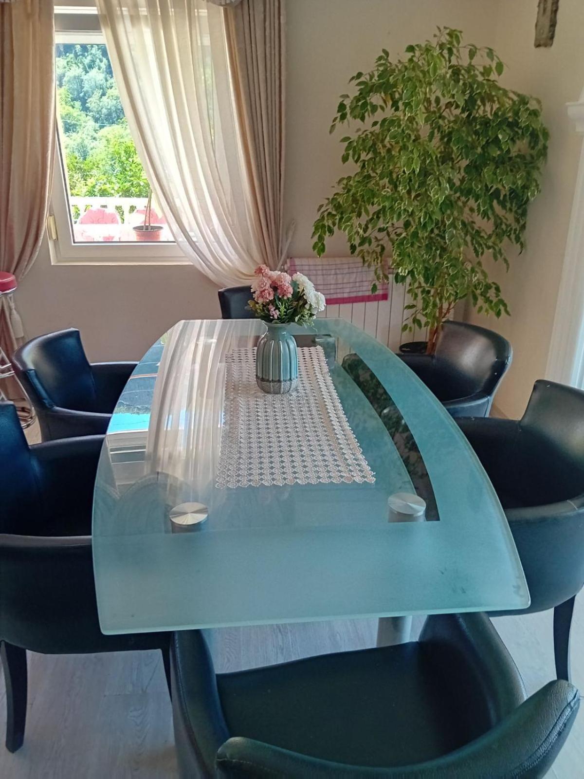 Apartments Vidikovac Inn Kotor Bagian luar foto