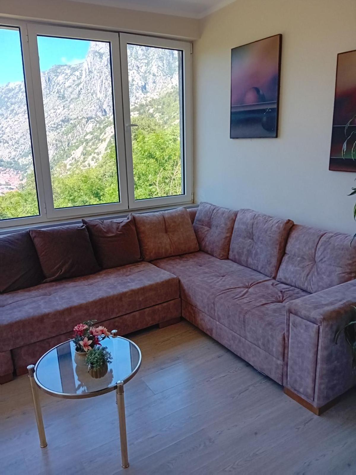 Apartments Vidikovac Inn Kotor Bagian luar foto