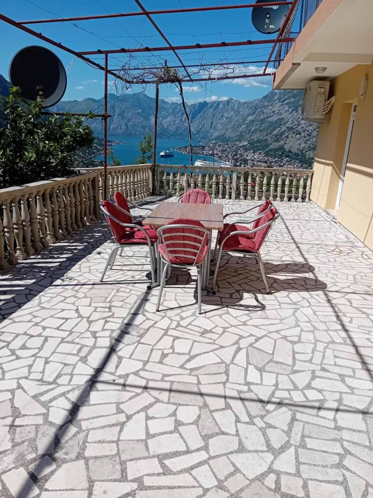 Apartments Vidikovac Inn Kotor Bagian luar foto