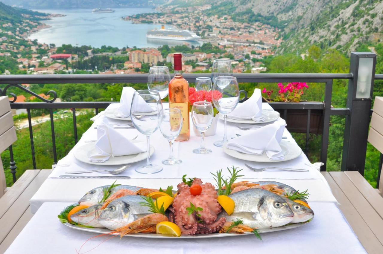 Apartments Vidikovac Inn Kotor Bagian luar foto